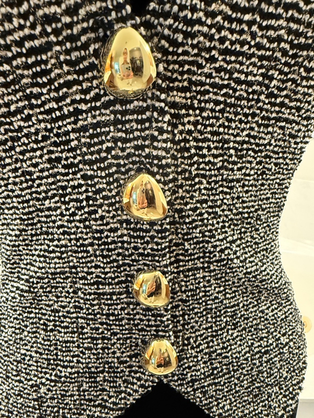 Vest - Picture 2 of 4